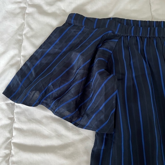 Banana Republic Navy Blue Striped off the shoulder dress, size XSmall. - Picture 4 of 5